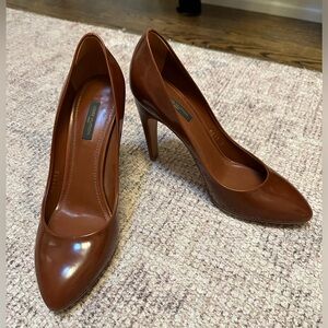 Louis Vuitton 9.5 leather pumps